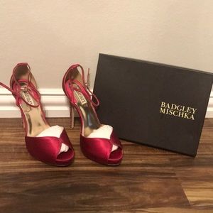 Badgley Mischka Hot pink satin glitter heel Pumps